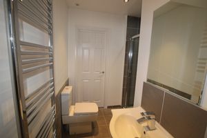 Jack & Jill Ensuite- click for photo gallery